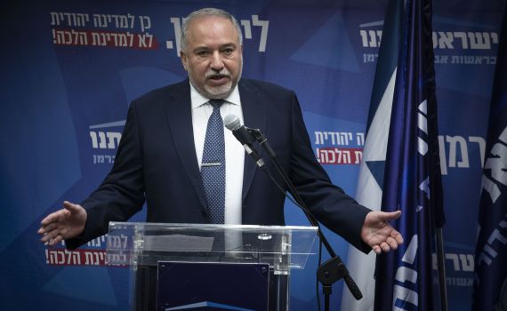 ליברמן מסרב לחתום: אין הבנה, אין עניין למשוך זמן