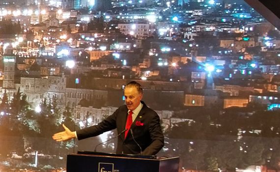 מייק אוונס רומז: בקרוב עוד הפתעה שתשמח את ישראל