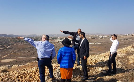 לחץ על בנט: למה לא מסדירים את היישוב עפרה?