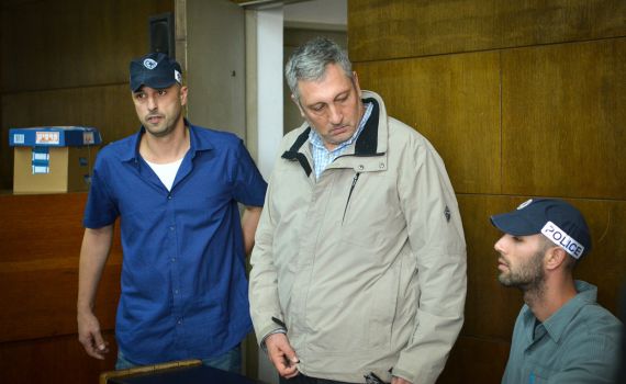 הלחצים על ניר חפץ| המשטרה: "הכל בהתאם לחוק"