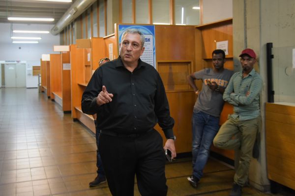 חפץ: "נתניהו יותר מפריק קונטרול ביחסו לתקשורת"