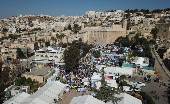 בנט הורה על בניית שכונה יהודית בשוק בחברון