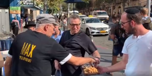 כל הכבוד לצה"ל: סוכריות וממתקים בתגובה לחיסול