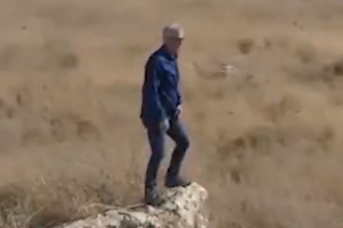 יריית הפתיחה: בני גנץ בסרטון בחירות ראשון. צפו