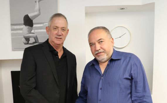 ליברמן לגנץ: "תיקח את המושכות בידיים"