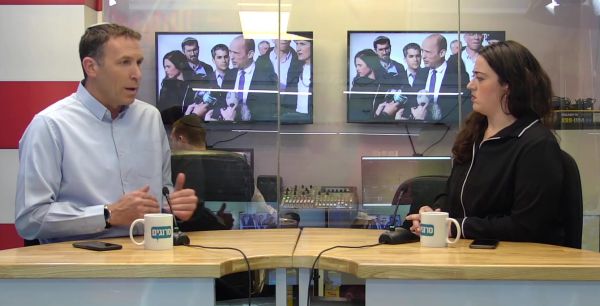 מתן כהנא באולפן: "אנחנו לא הולכים עם כחול לבן"