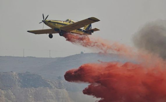 גל שריפות בכל הארץ; צוותי כיבוי נאבקים בלהבות. צפו