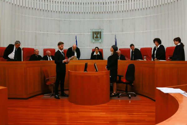 הרב אבינר מצטרף לבקורת על מערכת המשפט