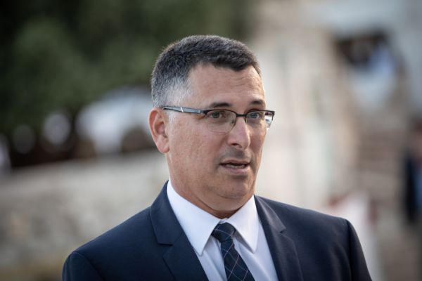 סקר: הבית היהודי בחוץ; גדעון סער מרסק את הליכוד