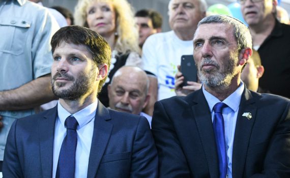 סקר: שוויון בגושים; הרב רפי וסמוטריץ' מחוץ לכנסת