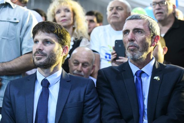 סקר: שוויון בגושים; הרב רפי וסמוטריץ' מחוץ לכנסת