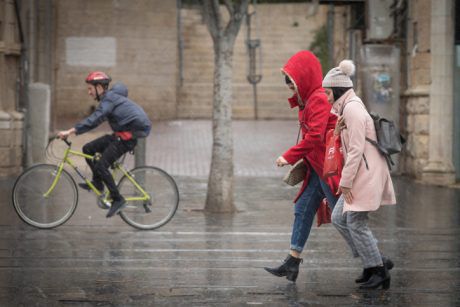 קור, רוחות וגשמים: תחזית מזג האוויר לסופ"ש