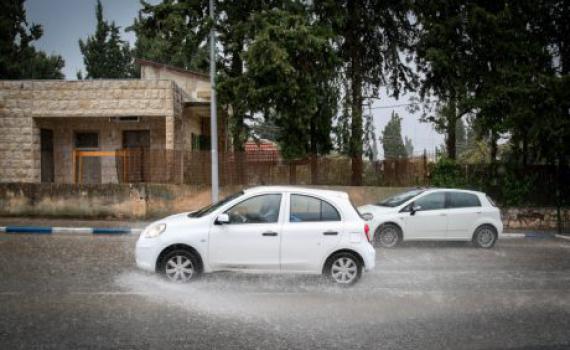 הטמפרטורות צונחות, הגשם חוזר: תחזית מזג האוויר לסופ"ש