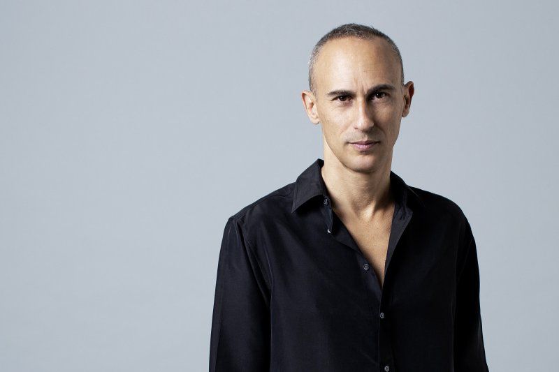 צפו: אסף אמדורסקי במחווה לשלום חנוך