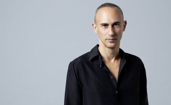 צפו: אסף אמדורסקי במחווה לשלום חנוך