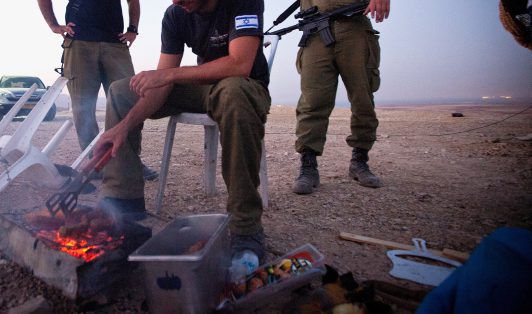 28 יום ריתוק לחייל ששמר בשר במקרר בחזקת חלבי