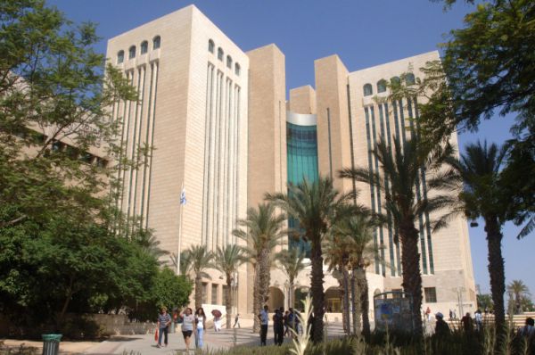 נקבע מותו של הגבר שהצית את עצמו בבית המשפט