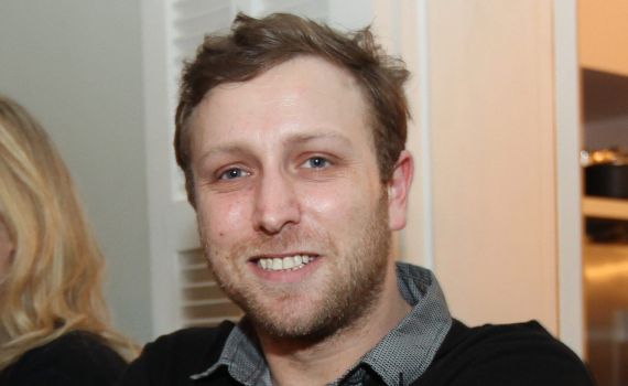 בנו של יוצר שיר 'הפרחה' מגיב להחלטה של הפסטיגל