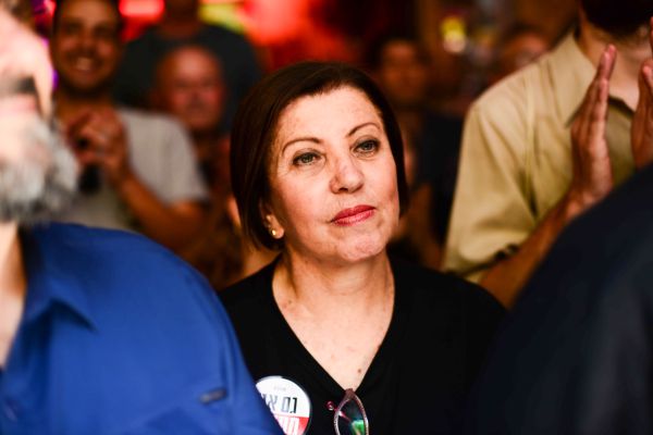 באה לקלל ויצאה מברכת • זהבה גלאון על אורי אריאל