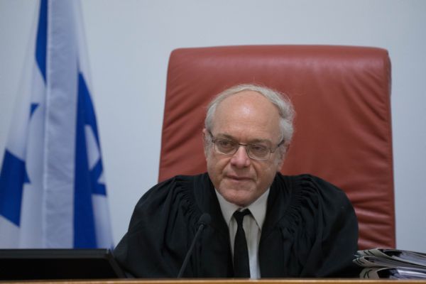 שופט העליון: "משתתף בצער משפחת המחבל"
