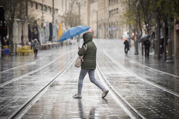 לא לשכוח: הערב מתחילים להגיד ותן טל ומטר