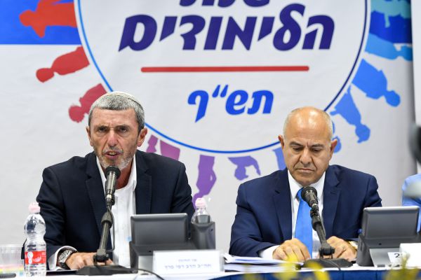 משרד החינוך נפרד: "אבואב מנהל משכמו ומעלה"