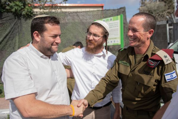 הפלסטיני שאיים על דגן: "השתלטו לי על הטלפון"
