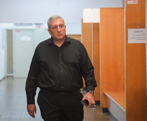 ניר חפץ עזב את הדיון וצעק לשופט: אתה שופך את דמי!