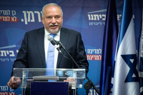 ליברמן: "בלוק חרדי-משיחי, כרגע זו הזיה"