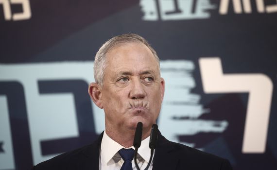 טעות קשה של גנץ: האשים את נתניהו ברצח רבין