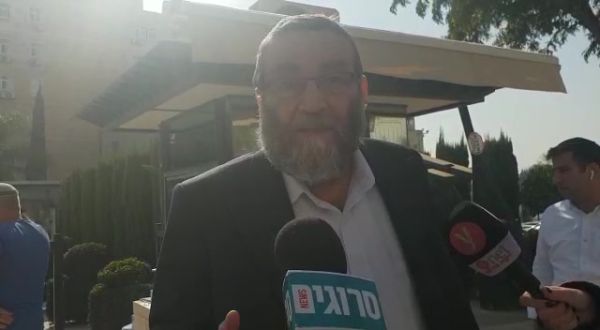 גפני לסרוגים: "ליברמן רוצה לרושש את ביבי פוליטית"