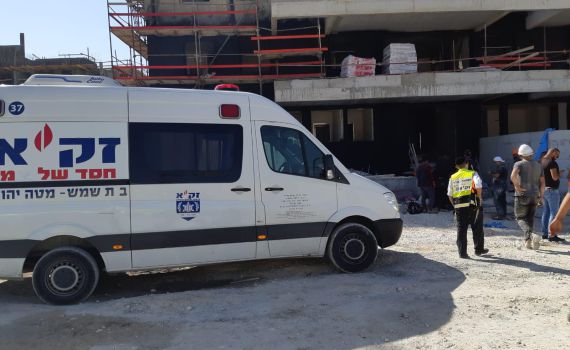 בית שמש: פועל בן 43 נפל מקומה חמישית ונהרג