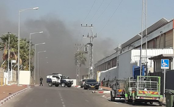 נזק נגרם למפעל בשדרות: נפגע מפגיעה ישירה מרקטה