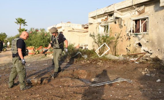 פגיעה ישירה במבנה באשקלון; אישה נפצעה קל