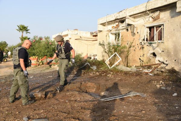 פגיעה ישירה במבנה באשקלון; אישה נפצעה קל