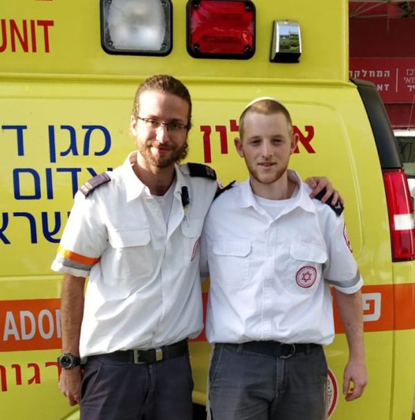 מרגש: לאחר הפציעה דביר שנרב חוזר כחובש מד"א