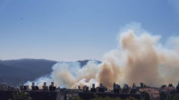 שריפת ענק במבשרת ציון: החל פינוי תושבים מקו האש