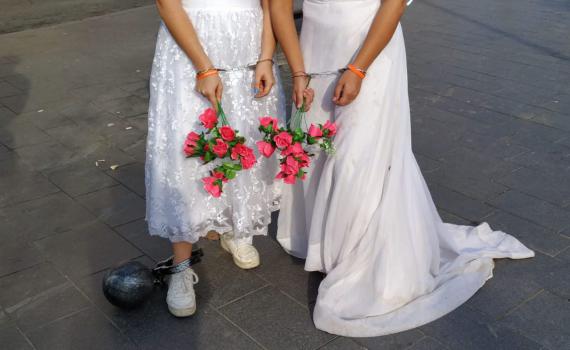 עם שמלות כלה ואזיקים: מפגן הזעקה בירושלים