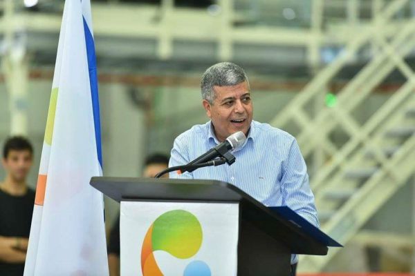 מכה לנתניהו: ראש עיר נוסף מתייצב לצידו של גדעון סער