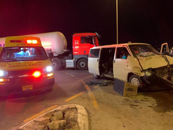 10 פצועים בתאונת דרכים סמוך לצומת דימונה