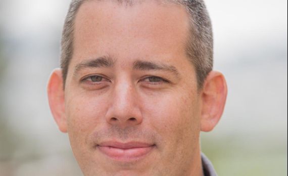 למה רק בנתב"ג? שכל מקום שפתוח בשבת יקבל כשרות