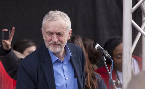 סקר בחירות בבריטניה: קורבין עוקף את ג'ונסון