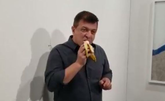 הזוי: אכל יצירת אמנות בשווי 120,000 דולר. צפו