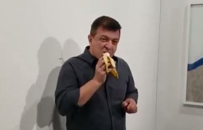 הזוי: אכל יצירת אמנות בשווי 120,000 דולר. צפו