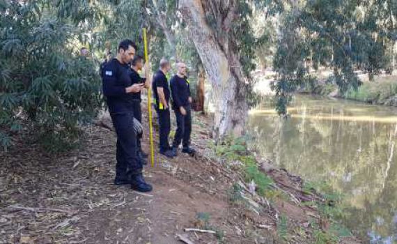 גופת אדם נמצאה בנחל הירקון, נפתחה חקירה