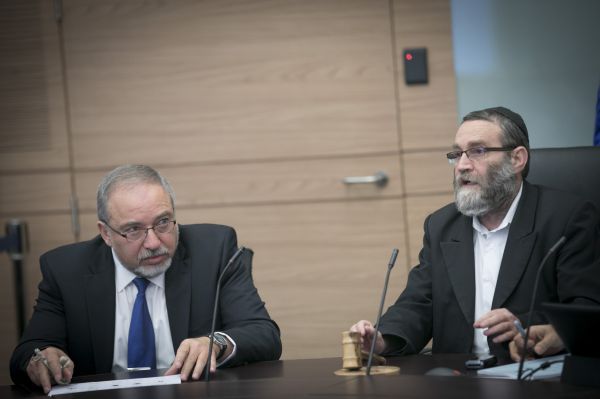 גפני: לא שולל ישיבה עם ליברמן