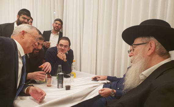 בלי לפיד: פגישת גנץ ליצמן בליל פיזור הכנסת