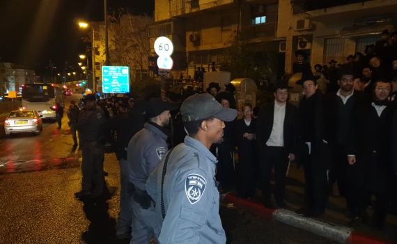 ירושלים: חרדים קיצוניים ניסו לחסום כבישים, 6 נעצרו