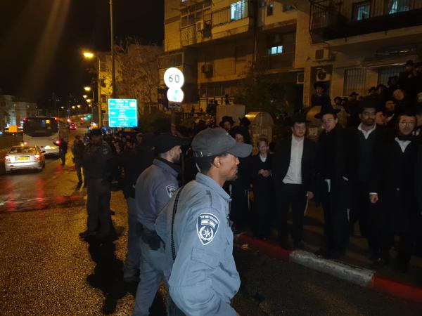 ירושלים: חרדים קיצוניים ניסו לחסום כבישים, 6 נעצרו