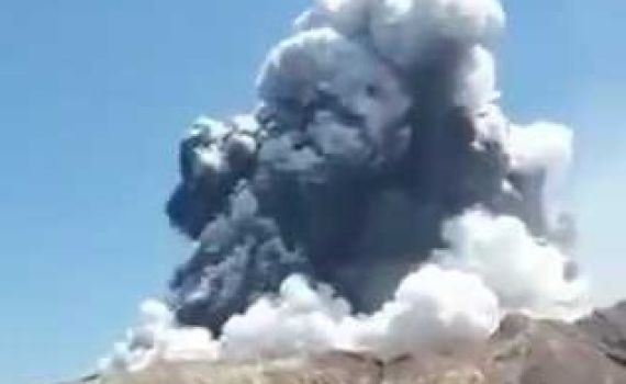 צפו: התפרצות הר געש באי הלבן בניו זילנד